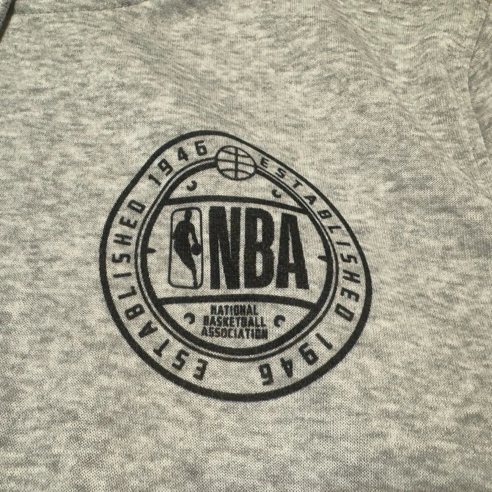 NBA Adult Gray Black Logo Hoodie Size:M Spell Out Basketball Mens